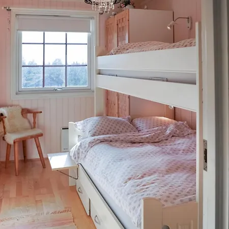 Σπίτι διακοπών 5 Bedroom In Noresund