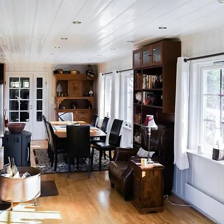 Holiday home 5 Bedroom In Noresund