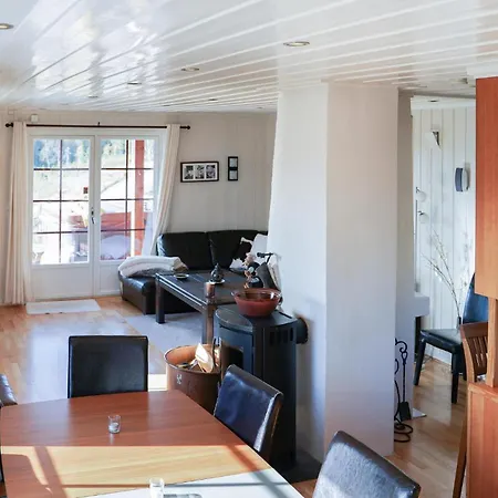5 Bedroom In *
